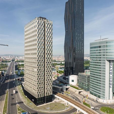 District Living Apartment Виена Екстериор снимка
