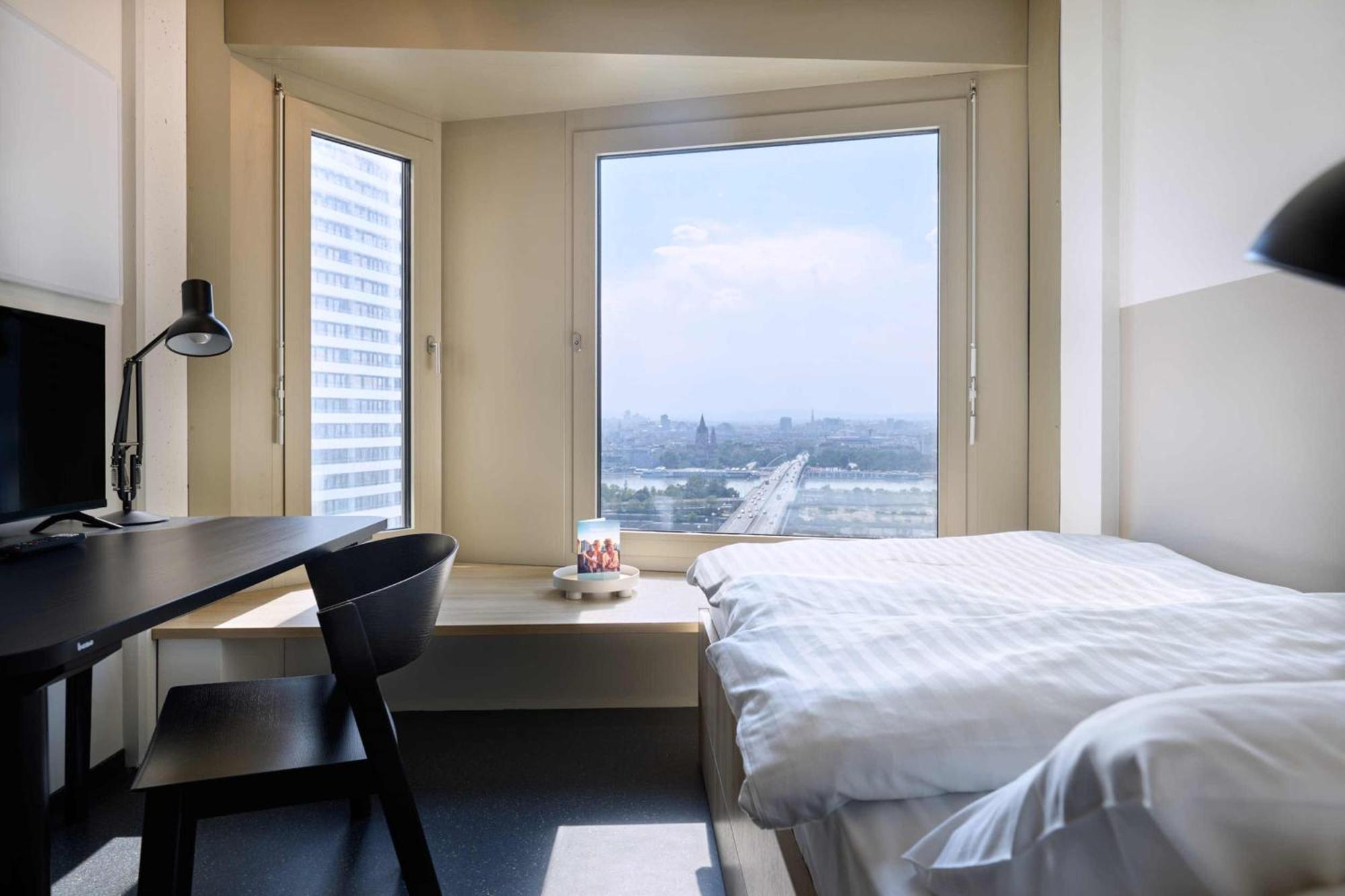 District Living Apartment Виена Екстериор снимка