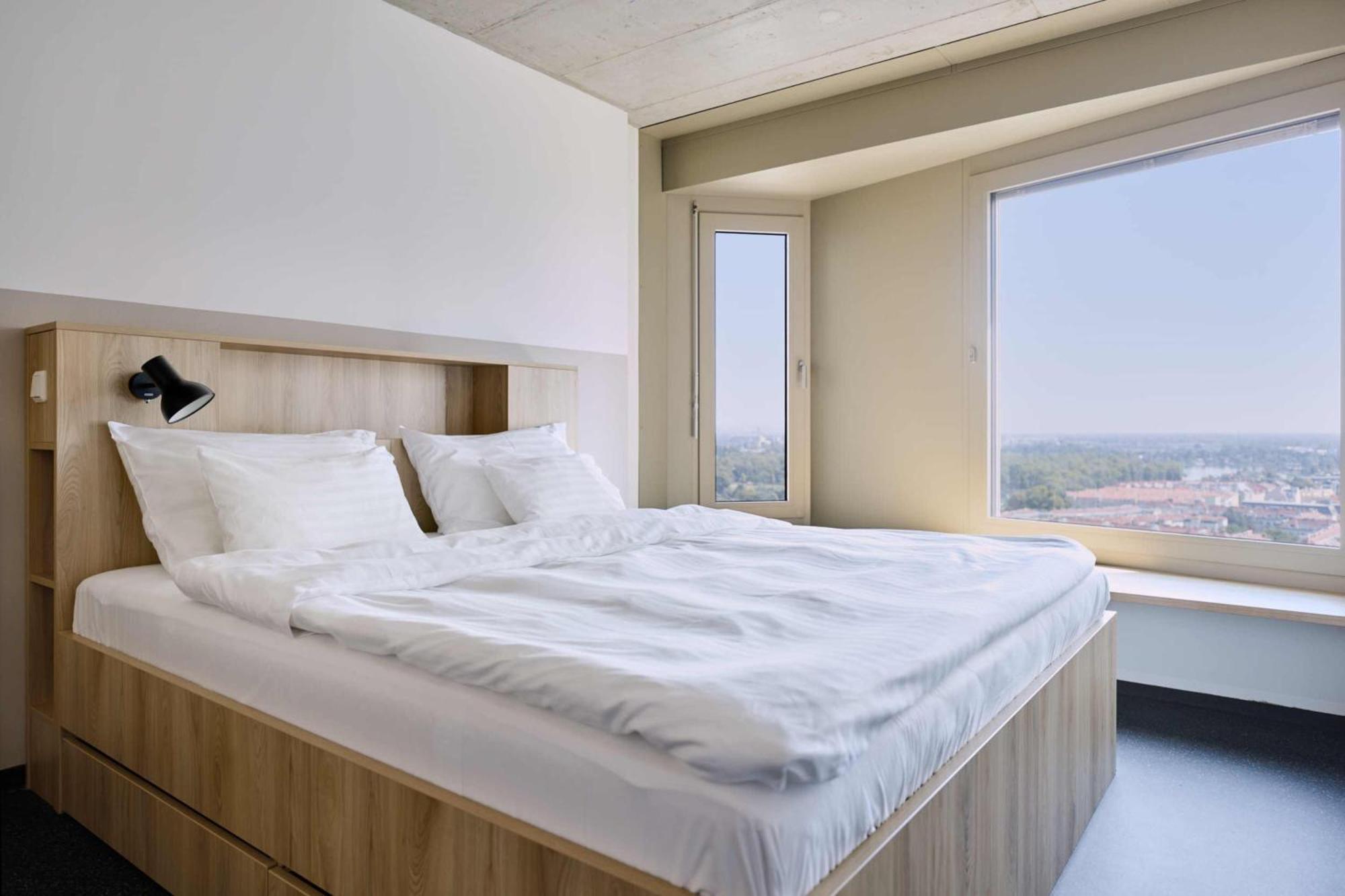 District Living Apartment Виена Екстериор снимка