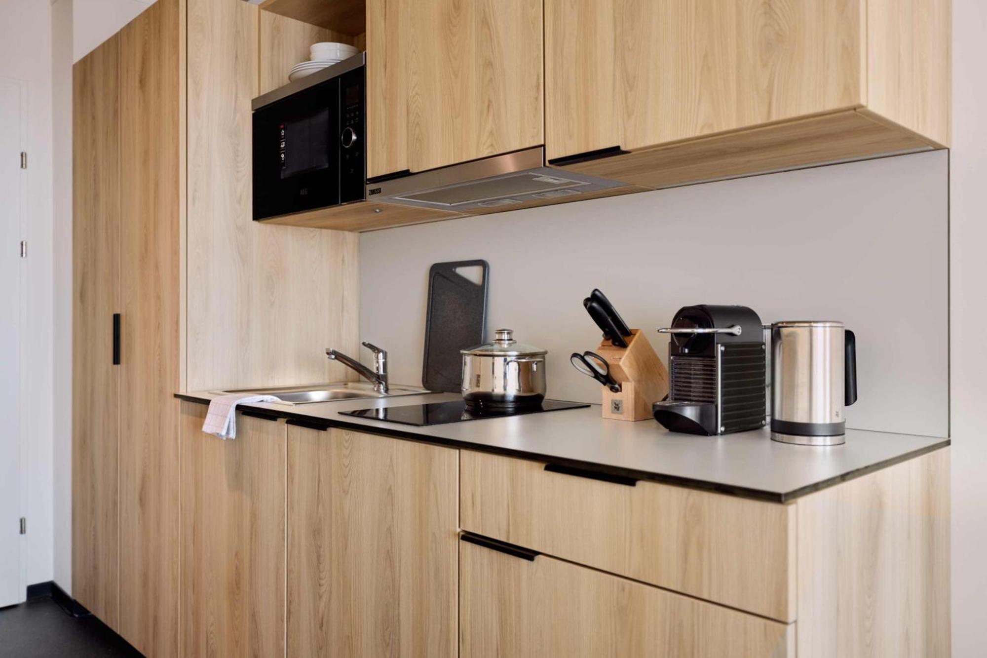 District Living Apartment Виена Екстериор снимка