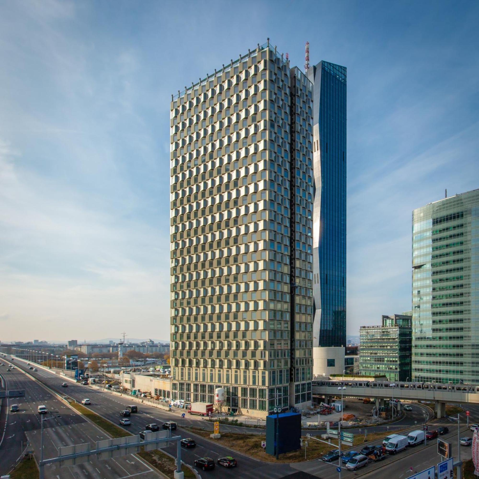 District Living Apartment Виена Екстериор снимка