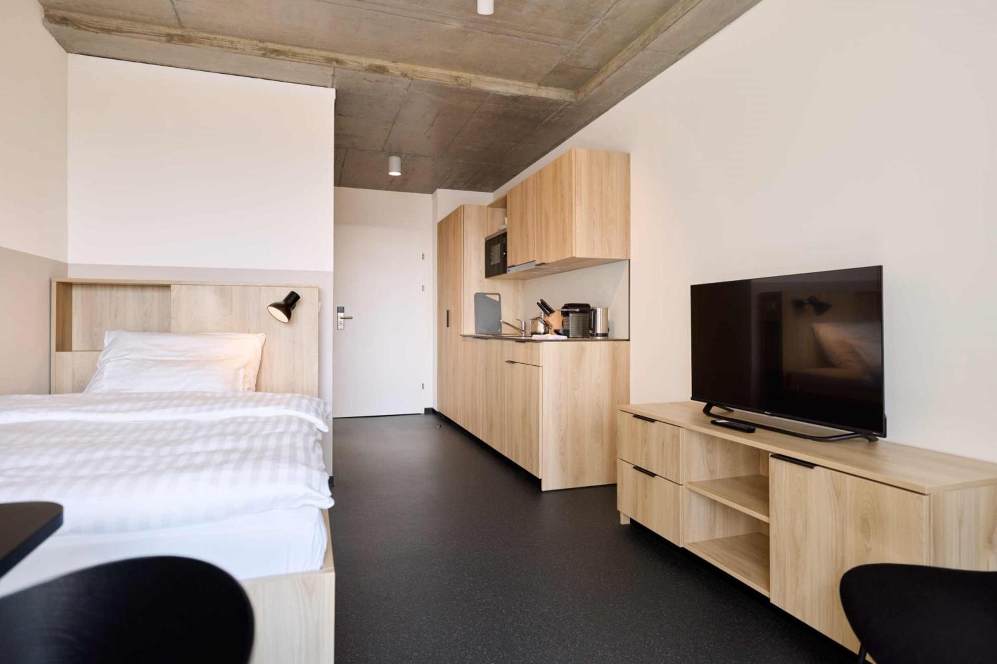 District Living Apartment Виена Екстериор снимка