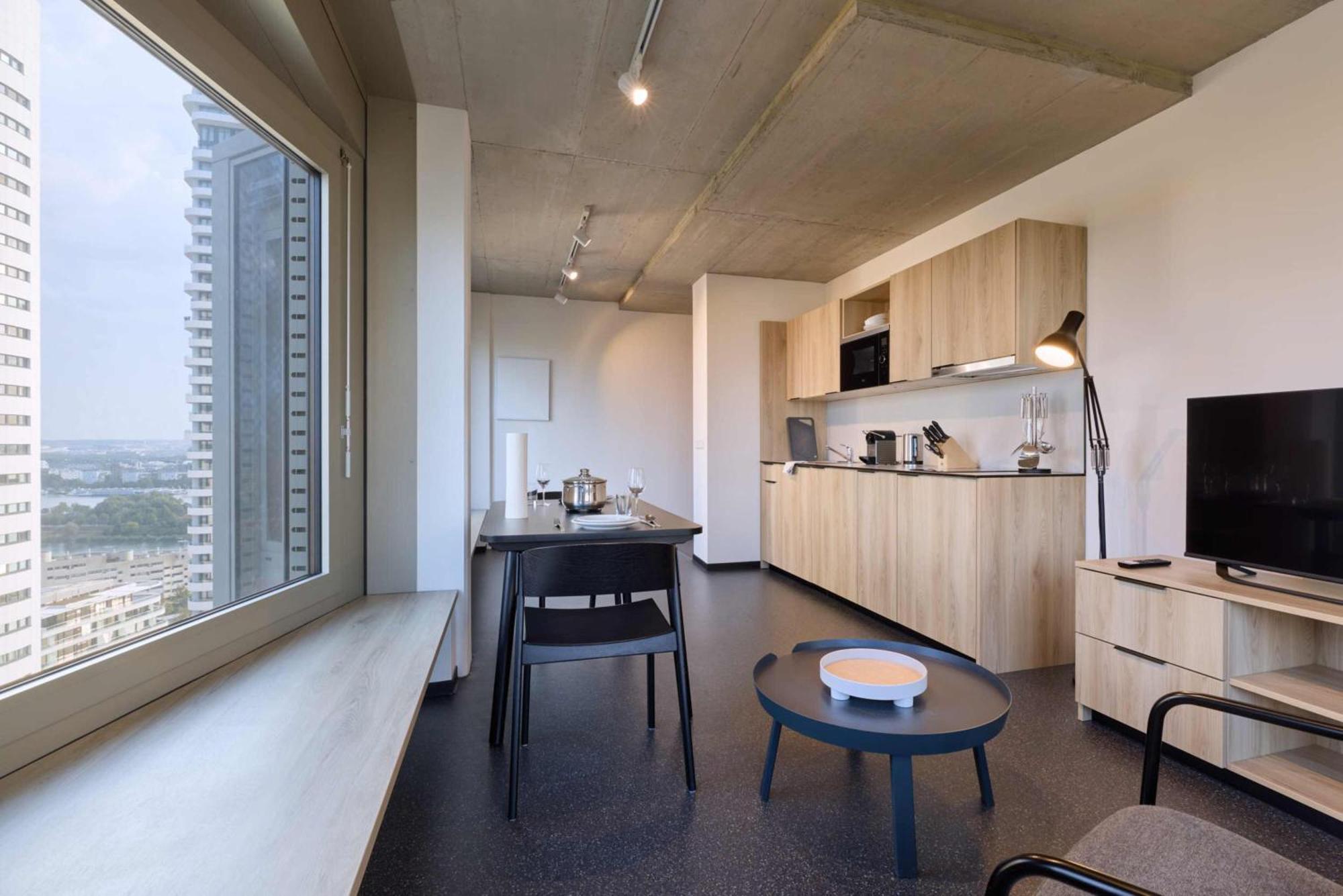 District Living Apartment Виена Екстериор снимка